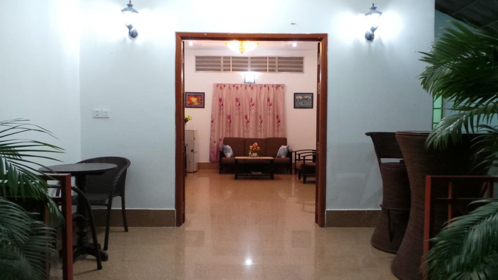 Reaksmey Meanrith Guesthouse And Residence Sihanoukville Habitación foto
